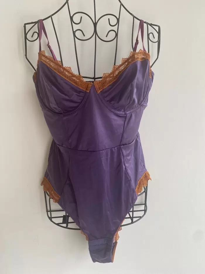 HK$150 Never used lilac lace lingerie bodysuit on
