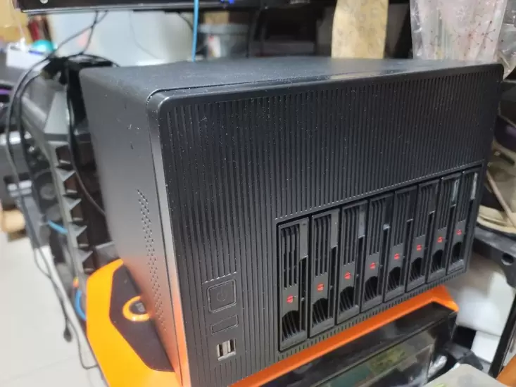 HK$2,500 黑群暉 NAS DIY Synology DS3622xs+ on