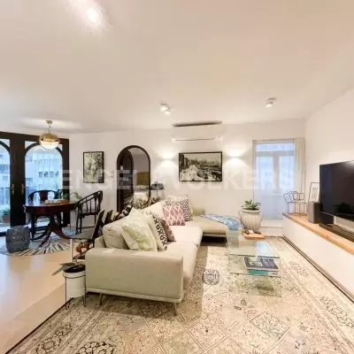 HK$ 25,800,000.00 Renovated apartment for sale in mid level west, close to escalator central and western